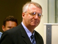 Экс-лидер сербских радикалов Шешель потребовал $14 млн от Гаагского трибунала