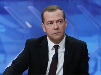 Медведев отсрочит рост тарифов на воду для не установивших счетчики