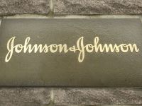 Johnson & Johnson выплатит $70 млн заболевшей раком американке