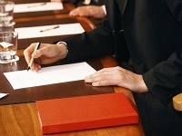 ВККС открыла вакансии председателей и судьи трех крупных судов