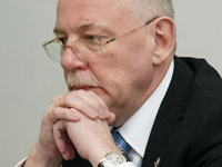 Судят экс-главу Карелии, разрешившего торговлю на территории музея "Кижи"