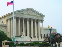 Верховные судьи США нашли способ избежать равенства голосов при вынесении решения